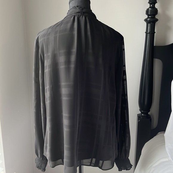 White House Black Market Blouse Size Large - Picture 3 of 3